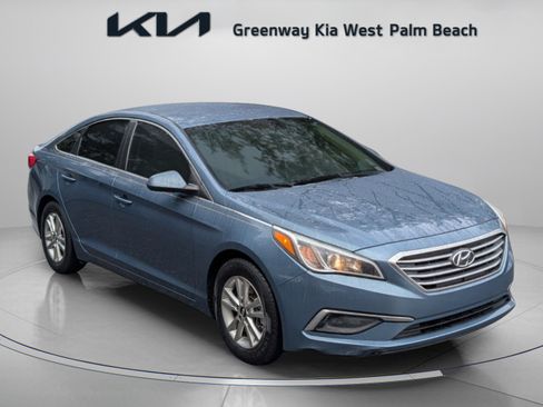 Used 2017 Hyundai Sonata SE FWD image 1