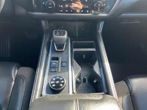 Used 2023 Nissan Pathfinder SL AWD/4WD image 42