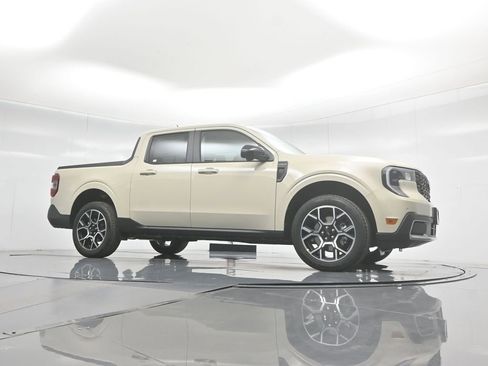 New 2025 Ford Maverick Lariat w/ 4K Tow Package image 45