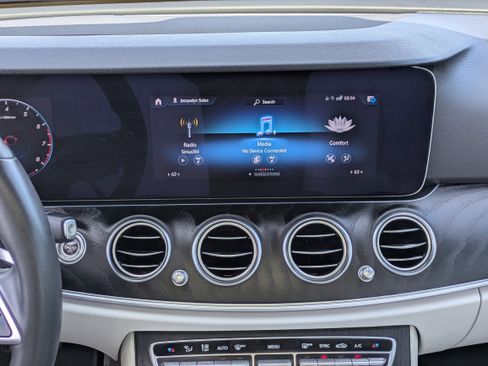 Used 2022 Mercedes-Benz E 350 Sedan image 18