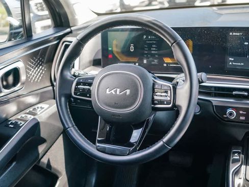 Certified 2025 Kia Sorento EX FWD image 14