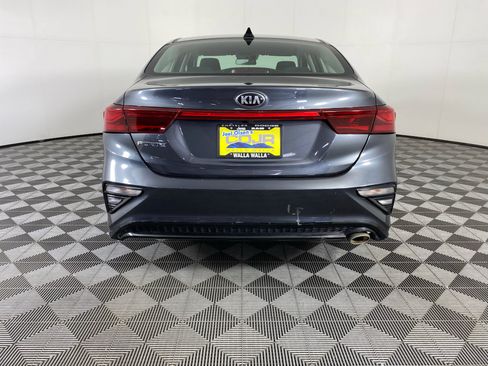 Used 2019 Kia Forte LXS FWD image 9