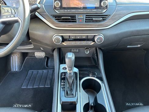 Used 2024 Nissan Altima 2.5 SV image 20