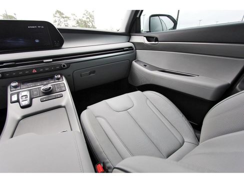 Used 2024 Hyundai Palisade SEL FWD image 12