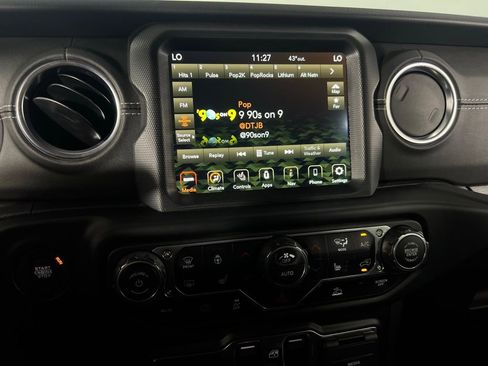 Used 2023 Jeep Wrangler Unlimited Sahara w/ Cold Weather Group image 20