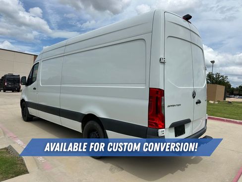 Used 2022 Mercedes-Benz Sprinter 2500 image 5