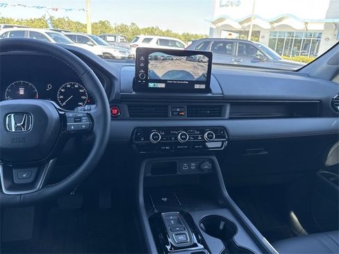New 2025 Honda Pilot TrailSport image 19