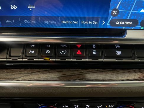 Used 2025 Chevrolet Silverado 1500 LT image 49