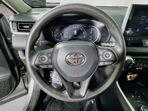 Certified 2025 Toyota RAV4 XLE AWD/4WD image 10