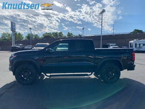 Used 2024 Chevrolet Colorado Trail Boss w/ LPO, Dark Essentials Package AWD/4WD image 4