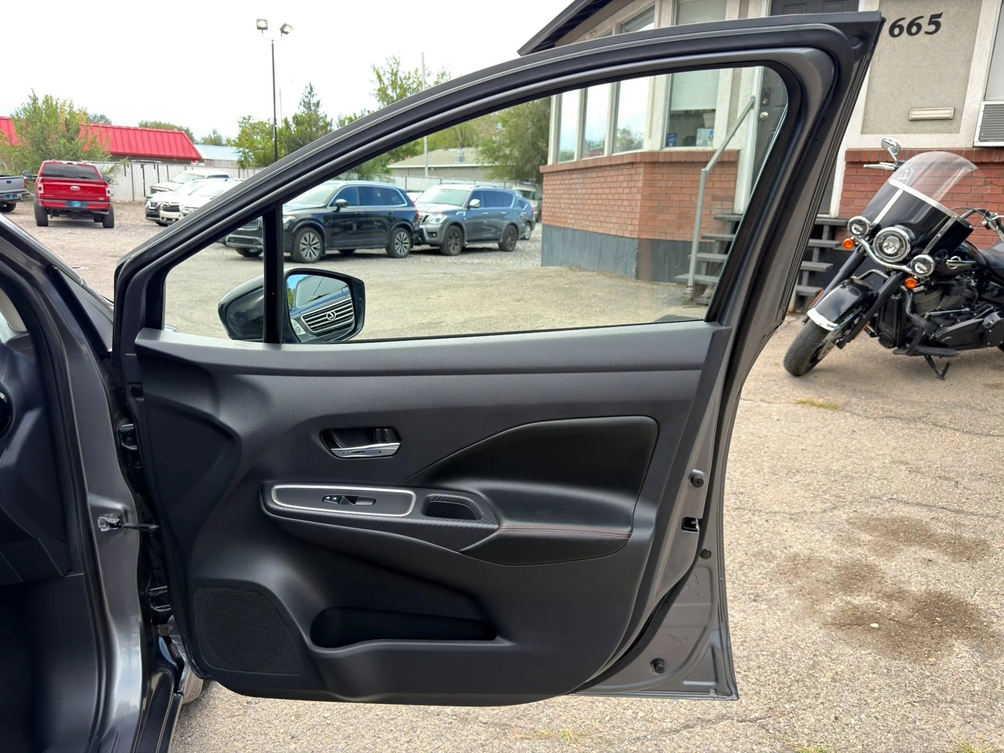 Used 2023 Nissan Versa SR w/ Trunk Package FWD image 10
