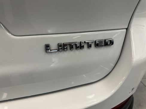 Used 2023 Jeep Grand Cherokee L Limited image 10