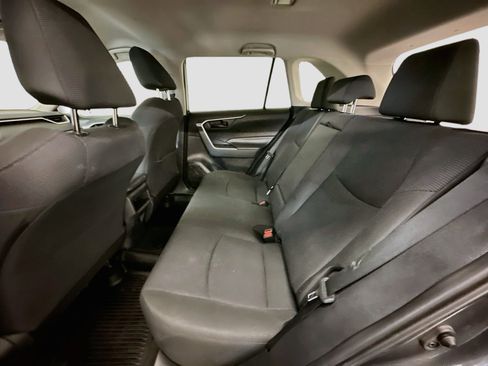 Used 2019 Toyota RAV4 LE w/ All Weather Liner Package AWD/4WD image 28