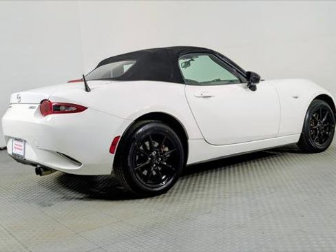 Used 2016 MAZDA MX-5 Miata Sport image 7