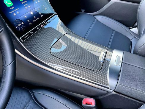 Used 2025 Mercedes-Benz GLC 300 image 16