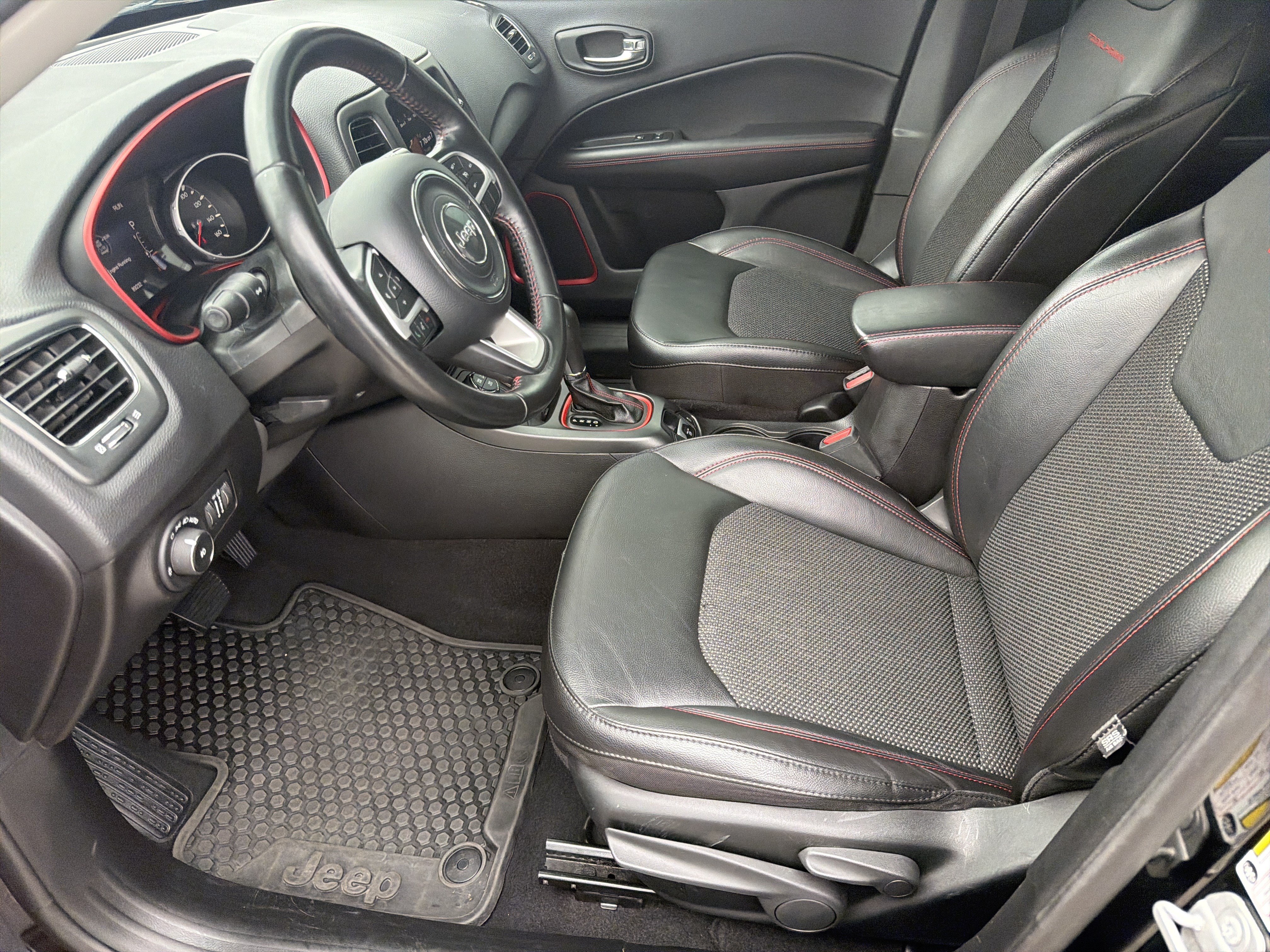 Used 2020 Jeep Compass Trailhawk AWD/4WD image 18
