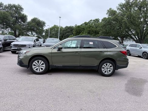Used 2019 Subaru Outback 2.5i Premium AWD/4WD image 3