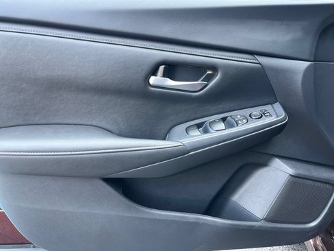 Used 2025 Nissan Sentra SV FWD image 18