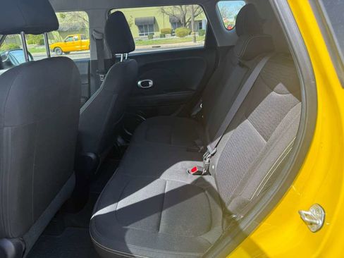 Used 2014 Kia Soul + image 21