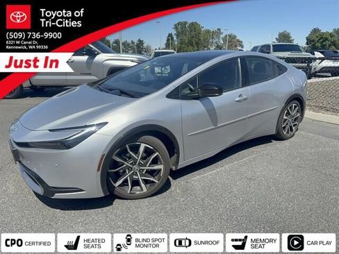 Used 2023 Toyota Prius Prime Premium FWD image 34