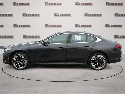 Certified 2025 BMW 530i xDrive 530i xDrive image 2