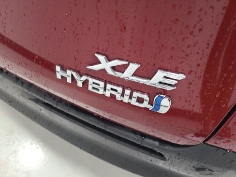 Certified 2024 Toyota Sienna XLE AWD/4WD image 8