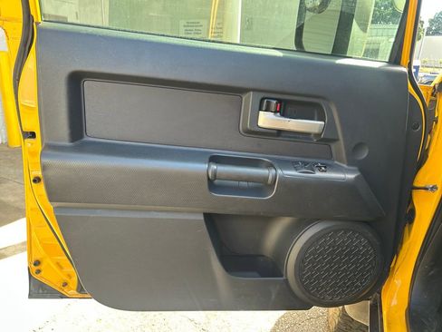 Used 2007 Toyota FJ Cruiser 4WD image 7