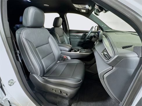 Used 2025 Buick Enclave Preferred image 28