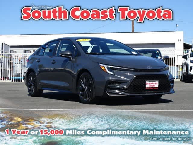 Used 2023 Toyota Corolla SE w/ Carpet Mat Package (TMS) FWD image 1