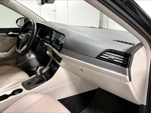 Used 2023 Volkswagen Jetta SE FWD image 19