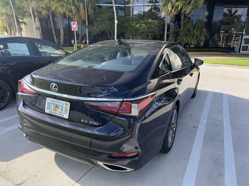 Used 2025 Lexus ES 350 Ultra Luxury w/ Accessory Package (Z2) image 8