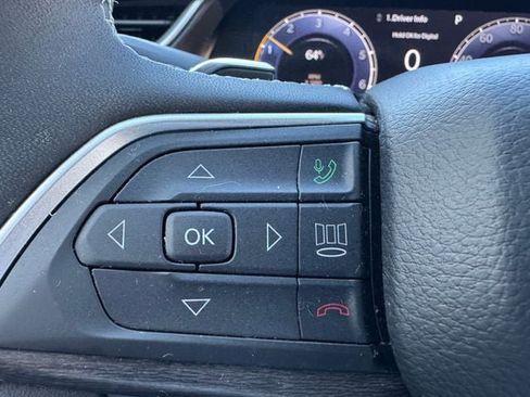 Used 2023 Jeep Grand Cherokee L Limited AWD/4WD image 42