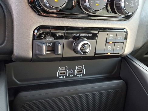 New 2026 RAM 1500 Big Horn AWD/4WD image 15