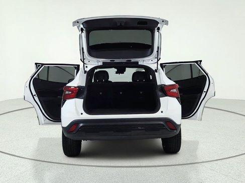 Used 2024 Chevrolet Trax RS w/ Driver Confidence Package FWD image 13