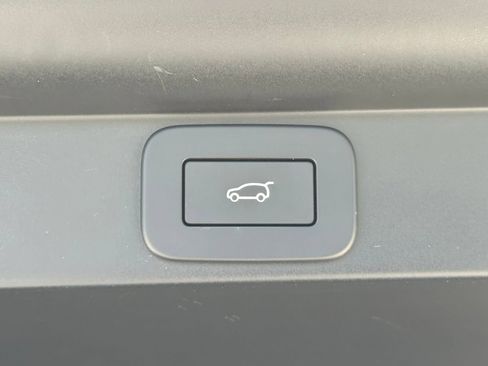 Used 2024 Land Rover Range Rover SE AWD/4WD image 17