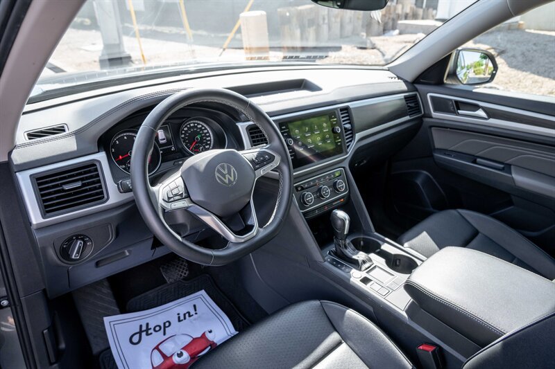 Used 2021 Volkswagen Atlas SE w/ Panoramic Sunroof Package FWD image 9