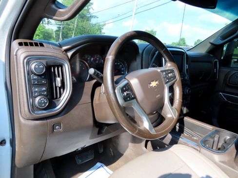 Used 2020 Chevrolet Silverado 2500 LTZ w/ LTZ Convenience Package image 20