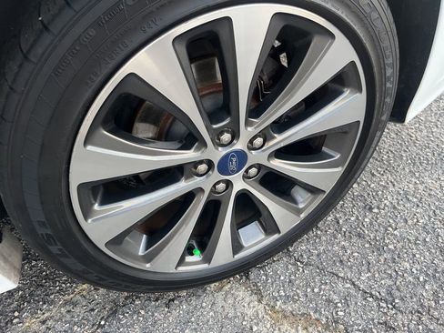 Used 2020 Ford Fusion SE image 10