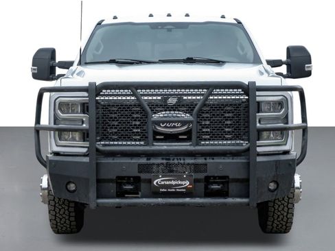 Used 2024 Ford F350 Lariat image 3