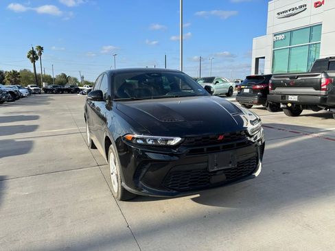 Used 2023 Dodge Hornet GT image 2