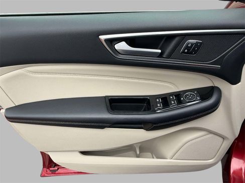 Used 2016 Ford Edge Titanium w/ Equipment Group 302A image 21