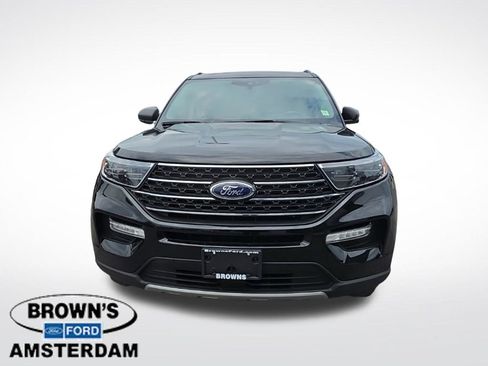 Used 2022 Ford Explorer XLT w/ Equipment Group 202A AWD/4WD image 3