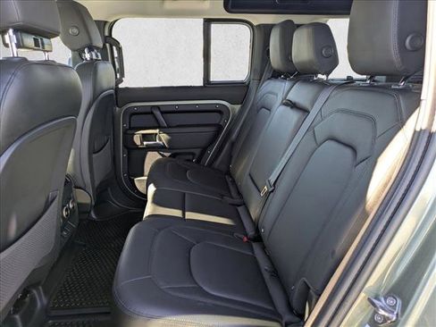 Certified 2025 Land Rover Defender 110 X-Dynamic SE image 19