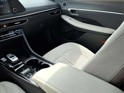Used 2023 Hyundai Sonata SE FWD image 12