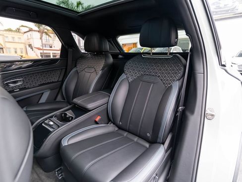 Used 2023 Bentley Bentayga Speed AWD/4WD image 22