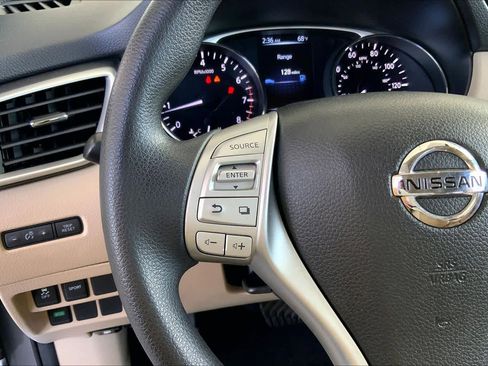 Used 2016 Nissan Rogue S w/ Appearance Package FWD image 24