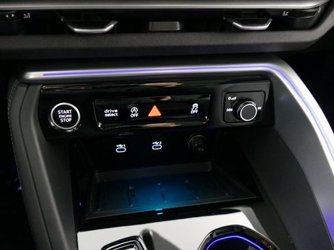 Certified 2025 Audi Q5 Premium w/ Convenience Package image 20