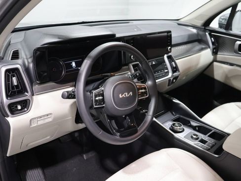 Used 2023 Kia Sorento EX AWD/4WD image 16