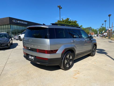 Used 2024 Hyundai Santa Fe SEL FWD image 6