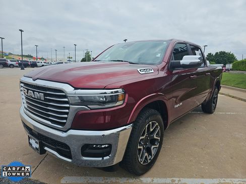Used 2025 RAM 1500 Laramie AWD/4WD image 9